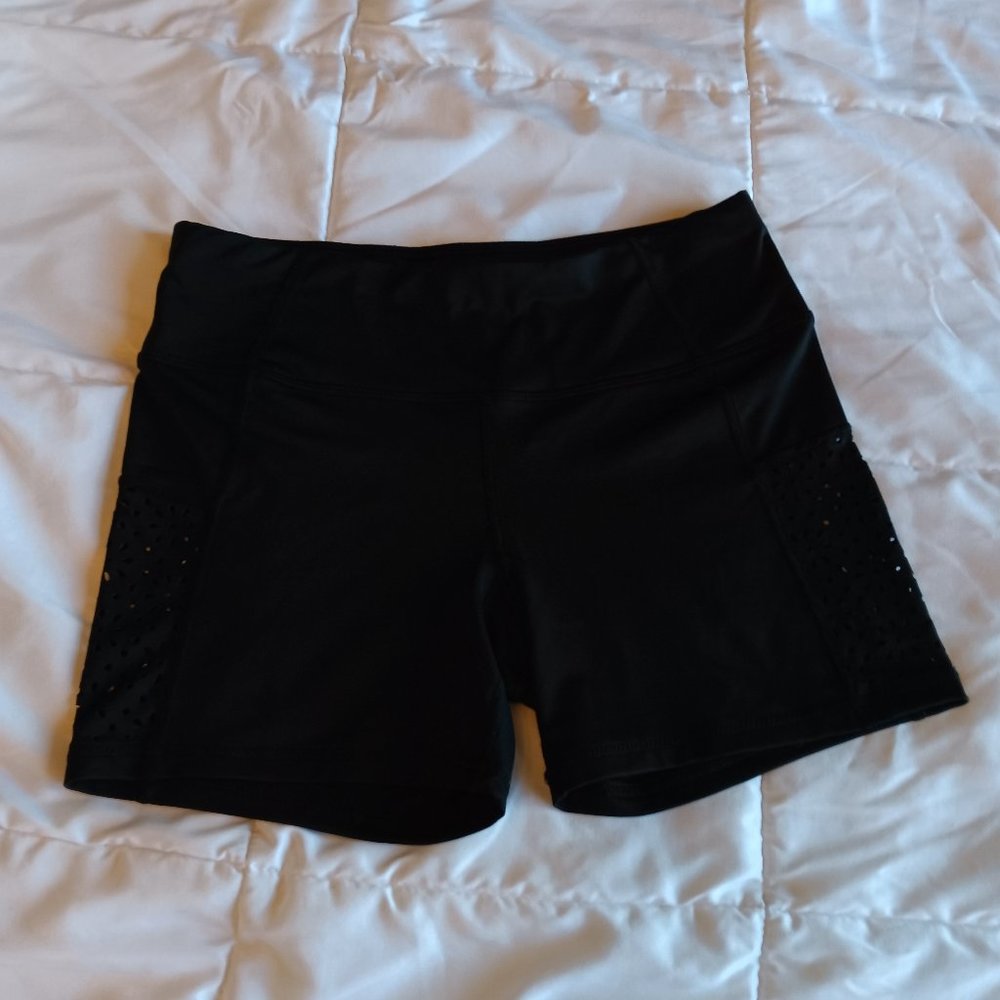 Give Love Get Love Yoga Shorts - Black - Size SMALL